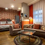 Hotel The Circus 4*