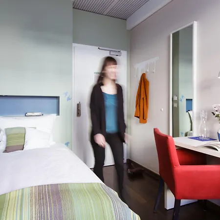 Отель The Circus 4*